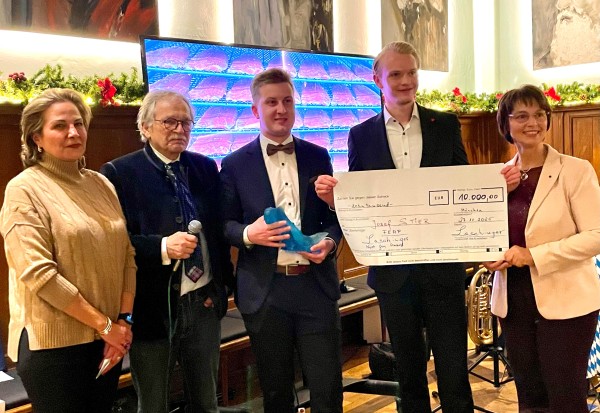Young Fisherman erh&auml;lt FEAP&ndash;Laschinger NextGen Award bei FEAP-Generalversammlung in M&uuml;nchen